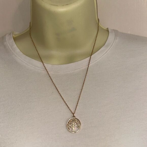 Gold tree of life pendant & chain - Picture 1 of 3